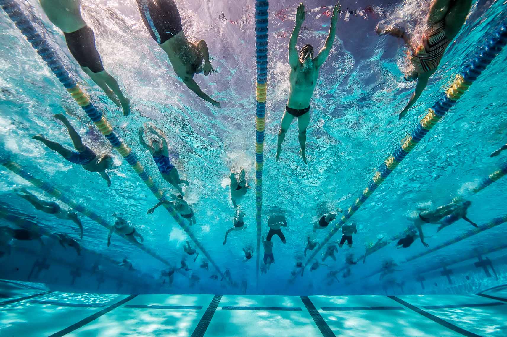 Underwater swimming photography 